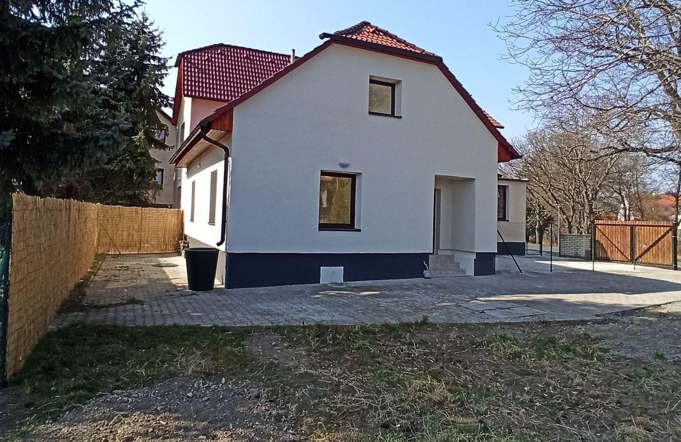 Dokončený dvojdům